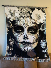 Cargar imagen en el visor de la galería, Dia de Los Muertos / Sugar Skull Wall Hanging - PDF Download Pattern Only
